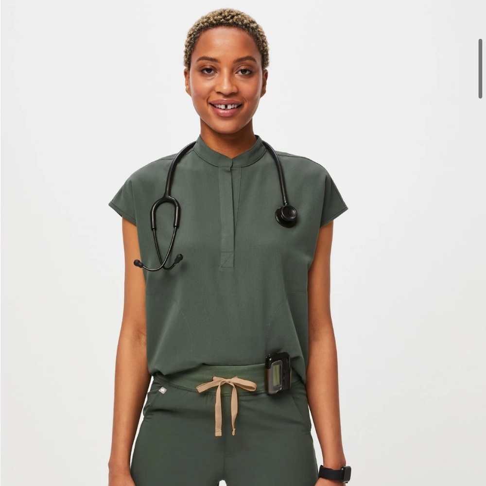 FIGS Moss Rafaela™ - Oversized Scrub Top